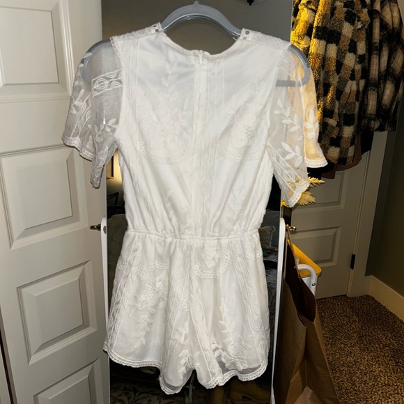 💍Reverse White Lace romper - Picture 6 of 6